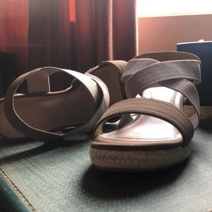 Market and Spruce brand Celeste elastic wedge Size 9. Brand new- never been worn